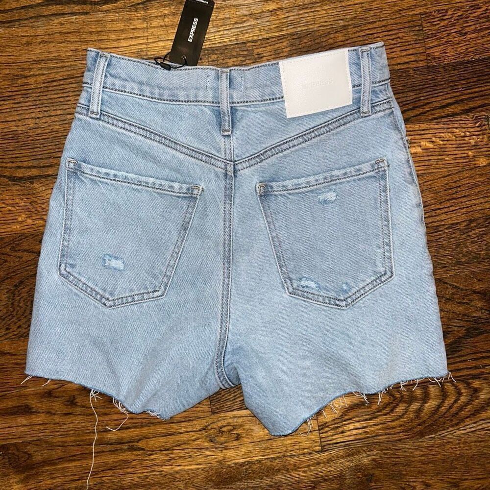 New Express Shorts - Picture 2 of 5